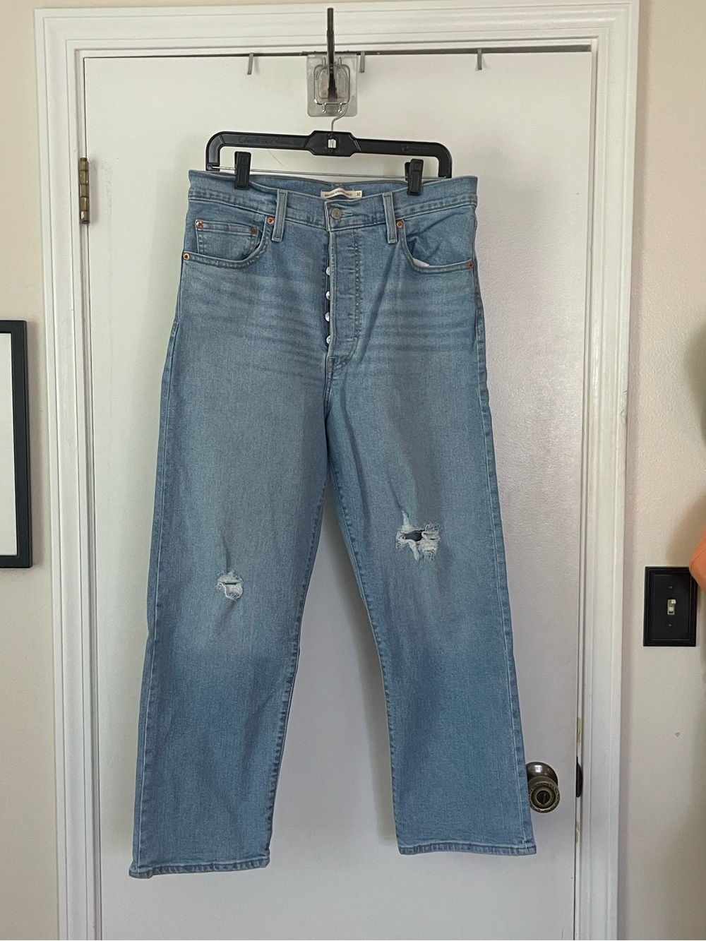 Levi’s Ribcage Straight Ankle Distressed Women’s Jeans